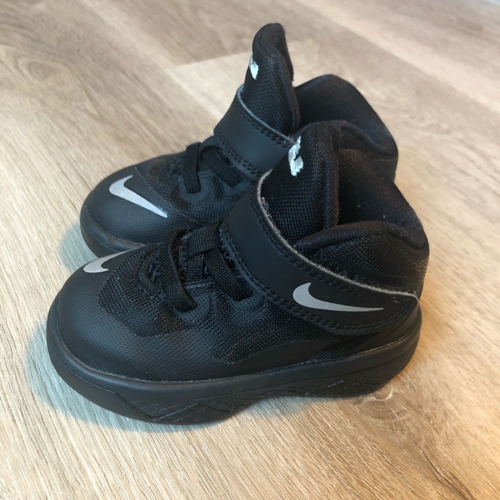Boys nike lebron soldier shoes 5c